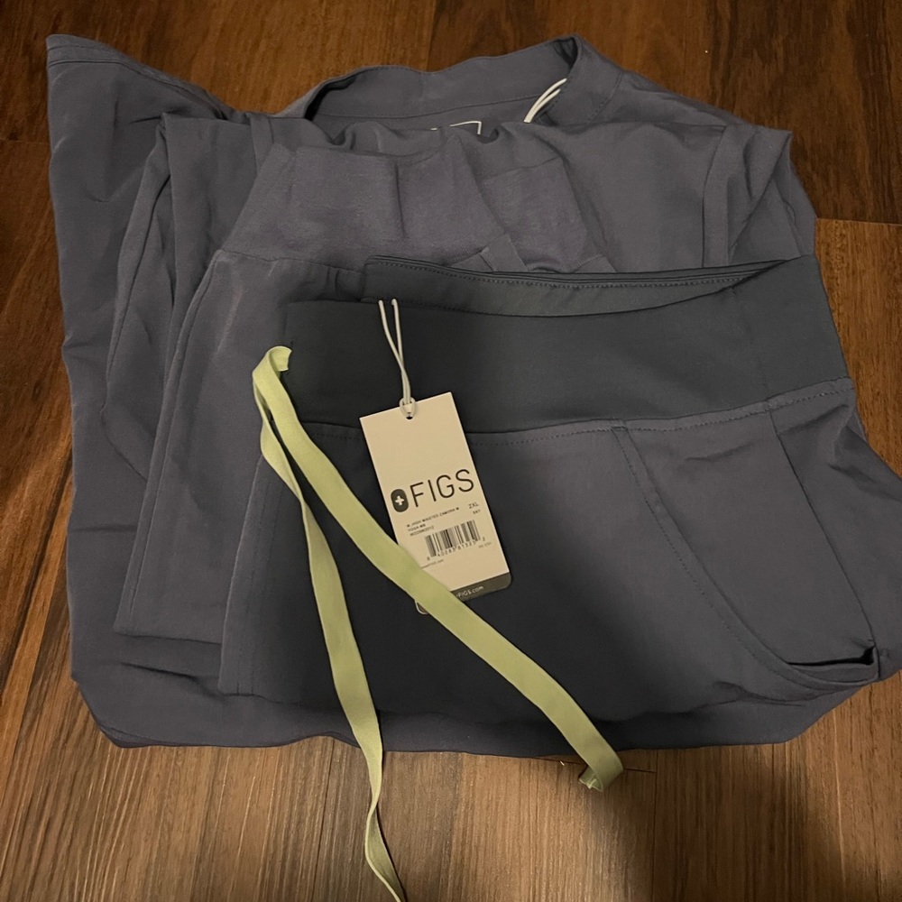 Space Navy Wear Figs Scrub Set